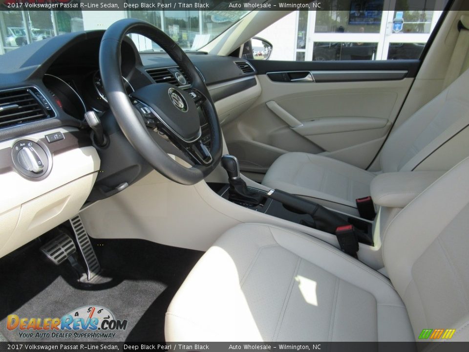 2017 Volkswagen Passat R-Line Sedan Deep Black Pearl / Titan Black Photo #10