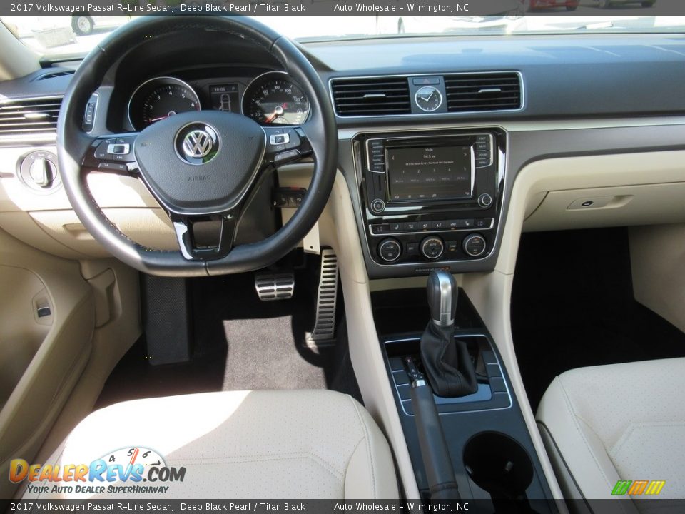 2017 Volkswagen Passat R-Line Sedan Deep Black Pearl / Titan Black Photo #14