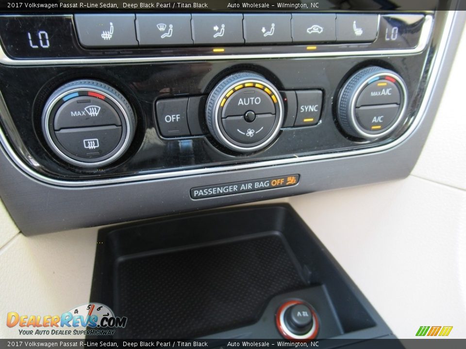 2017 Volkswagen Passat R-Line Sedan Deep Black Pearl / Titan Black Photo #17