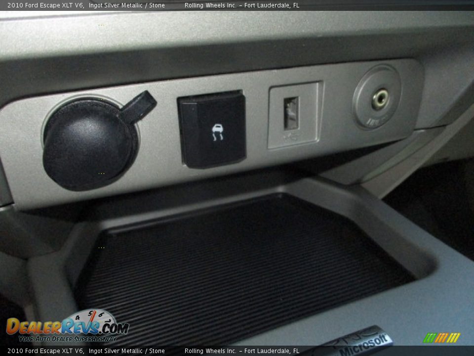 2010 Ford Escape XLT V6 Ingot Silver Metallic / Stone Photo #22