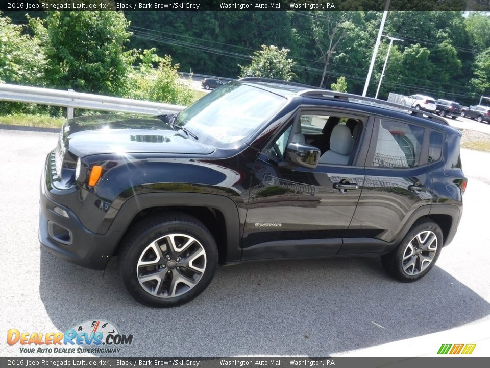 2016 Jeep Renegade Latitude 4x4 Black / Bark Brown/Ski Grey Photo #6