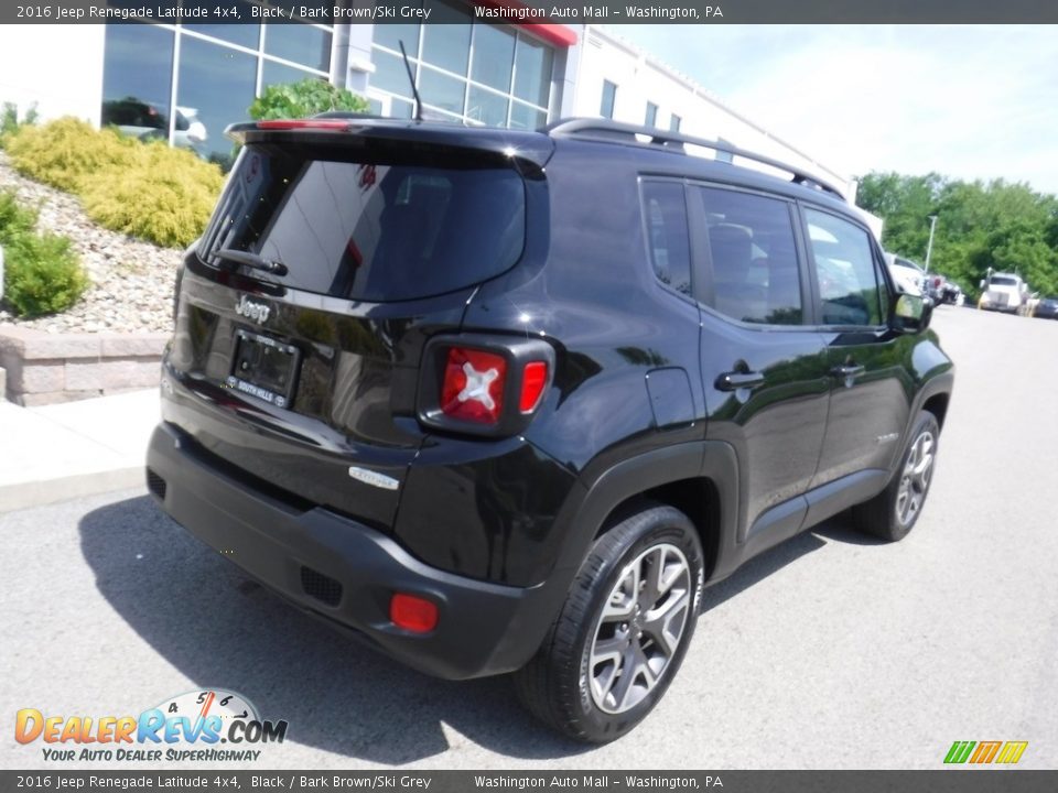 2016 Jeep Renegade Latitude 4x4 Black / Bark Brown/Ski Grey Photo #9