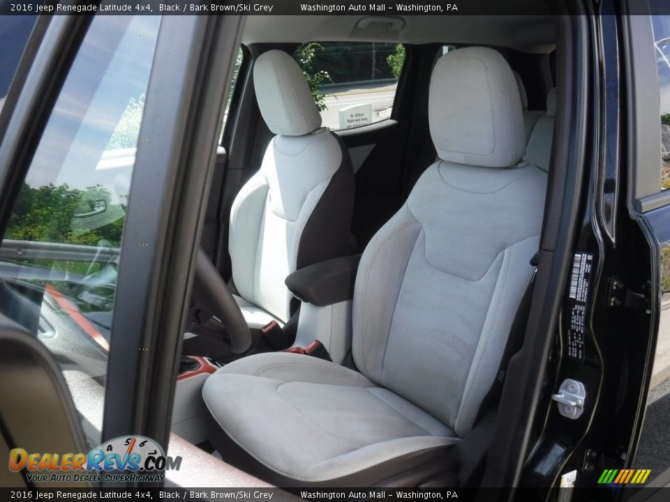 2016 Jeep Renegade Latitude 4x4 Black / Bark Brown/Ski Grey Photo #14