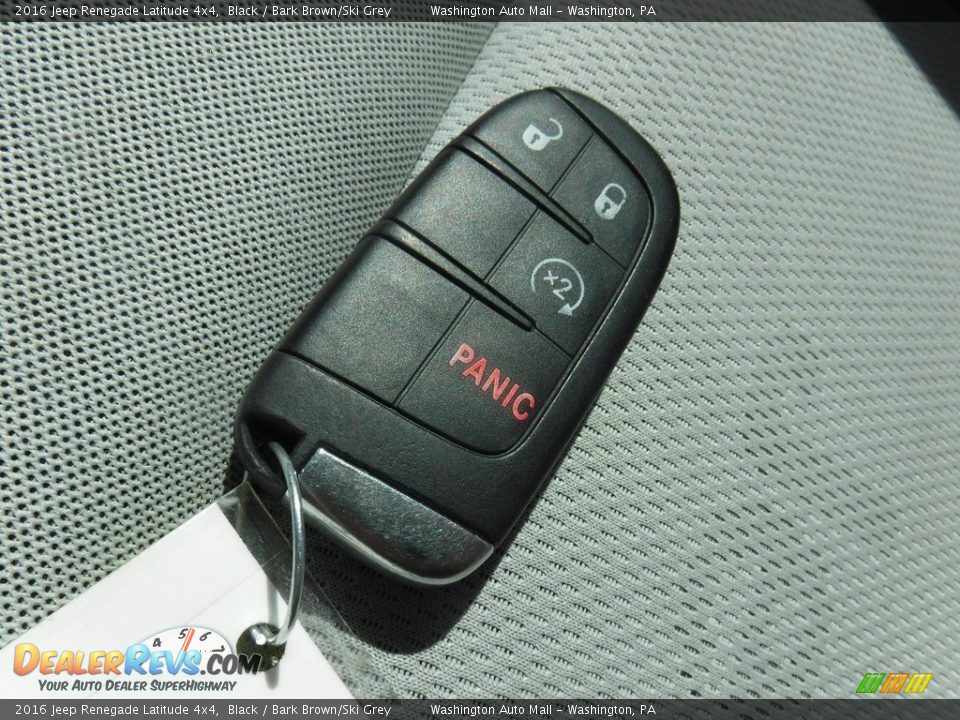 2016 Jeep Renegade Latitude 4x4 Black / Bark Brown/Ski Grey Photo #23