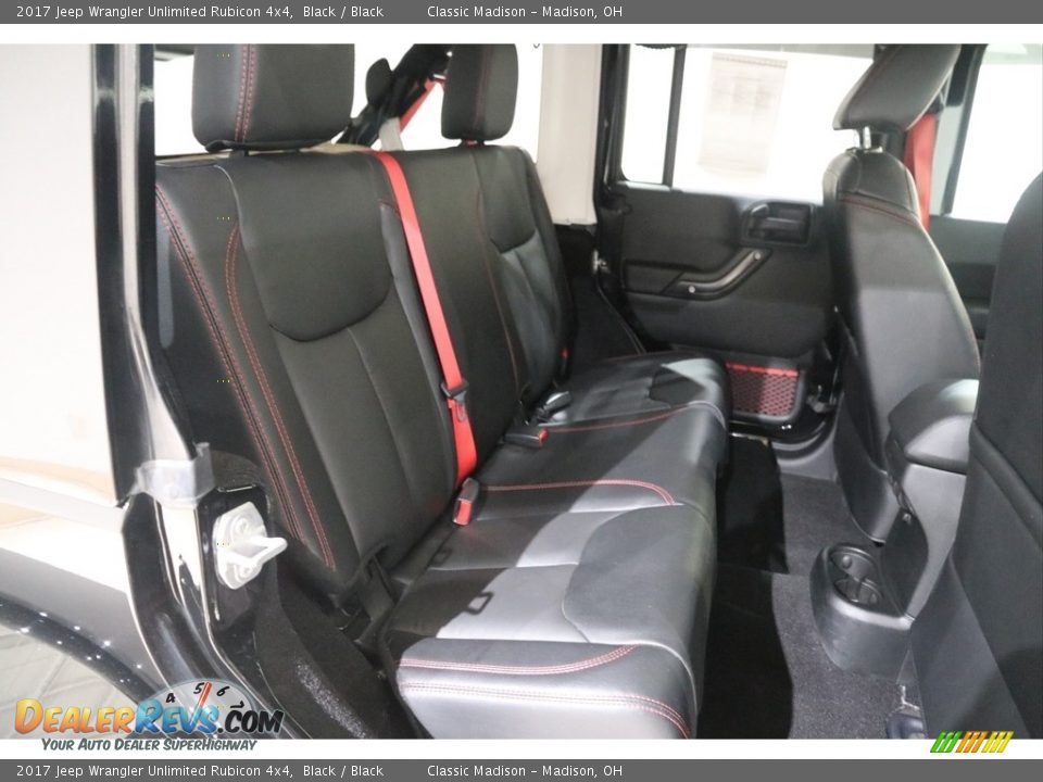 2017 Jeep Wrangler Unlimited Rubicon 4x4 Black / Black Photo #16