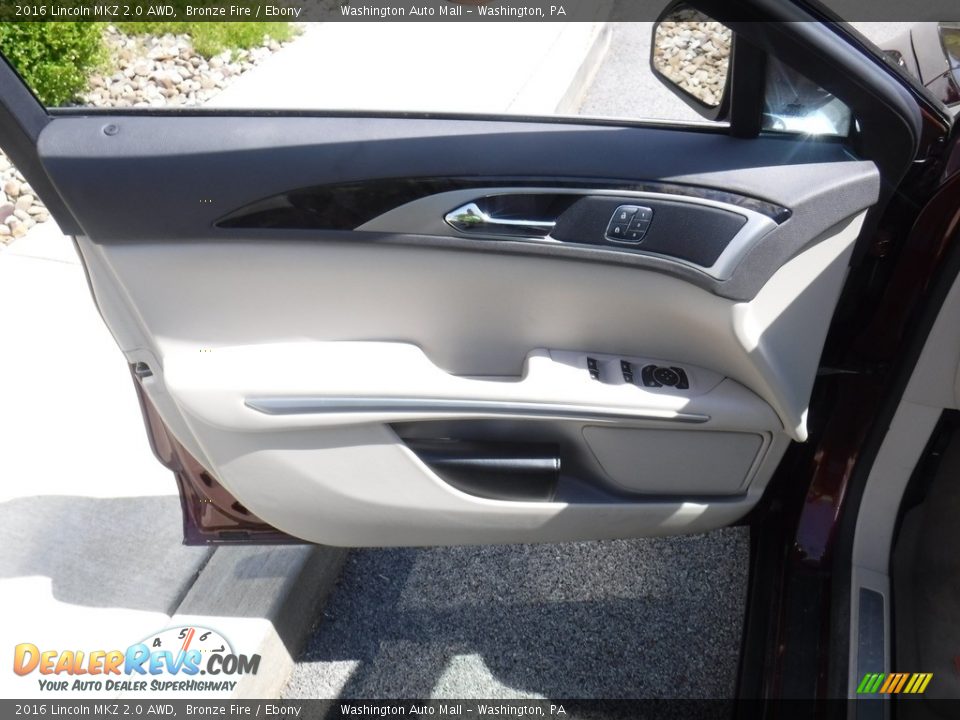 Door Panel of 2016 Lincoln MKZ 2.0 AWD Photo #14