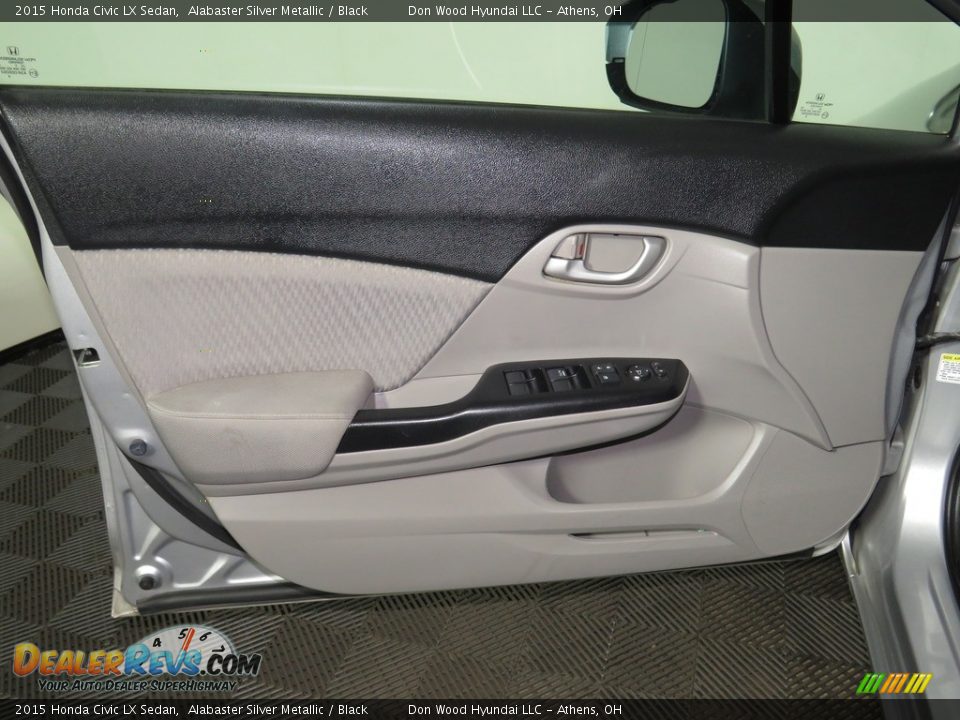 2015 Honda Civic LX Sedan Alabaster Silver Metallic / Black Photo #16