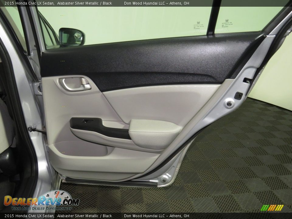 2015 Honda Civic LX Sedan Alabaster Silver Metallic / Black Photo #22