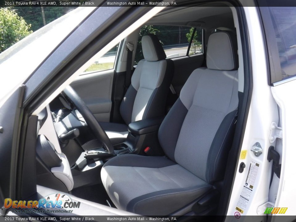 2013 Toyota RAV4 XLE AWD Super White / Black Photo #20