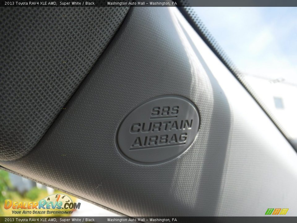 2013 Toyota RAV4 XLE AWD Super White / Black Photo #22