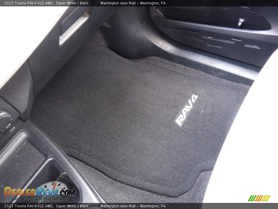 2013 Toyota RAV4 XLE AWD Super White / Black Photo #26