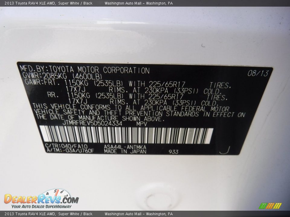 2013 Toyota RAV4 XLE AWD Super White / Black Photo #29