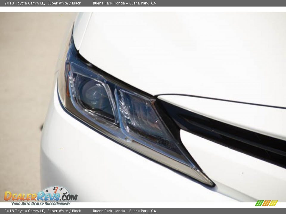 2018 Toyota Camry LE Super White / Black Photo #8