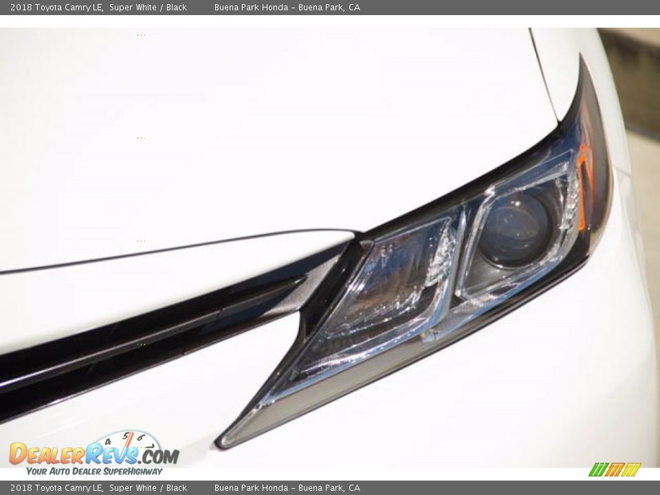 2018 Toyota Camry LE Super White / Black Photo #9