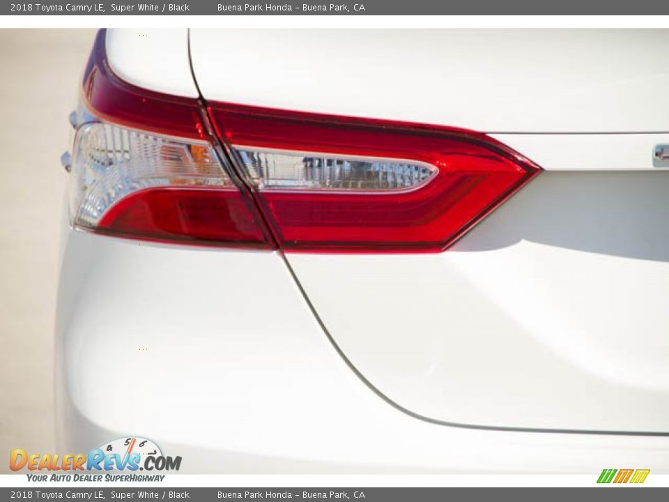 2018 Toyota Camry LE Super White / Black Photo #12