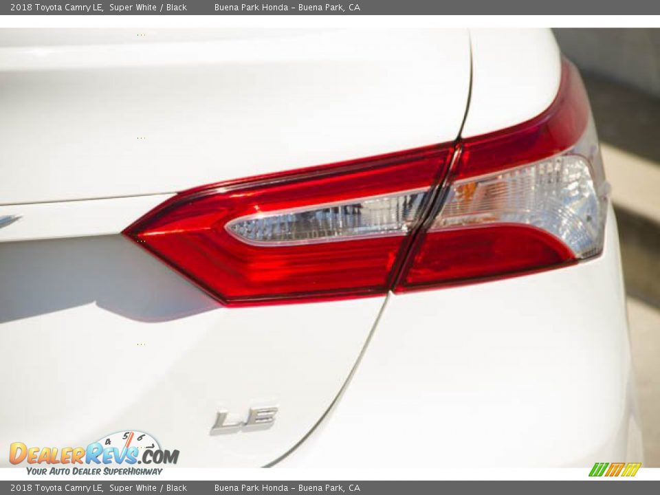 2018 Toyota Camry LE Super White / Black Photo #13