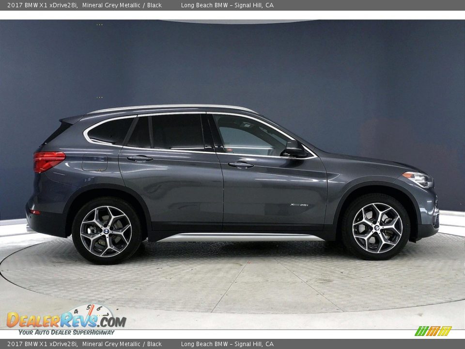 2017 BMW X1 xDrive28i Mineral Grey Metallic / Black Photo #14