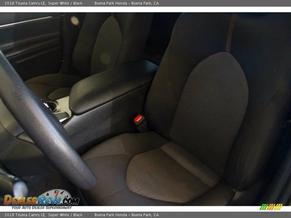 2018 Toyota Camry LE Super White / Black Photo #19
