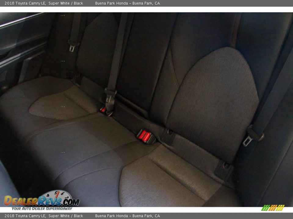 2018 Toyota Camry LE Super White / Black Photo #20