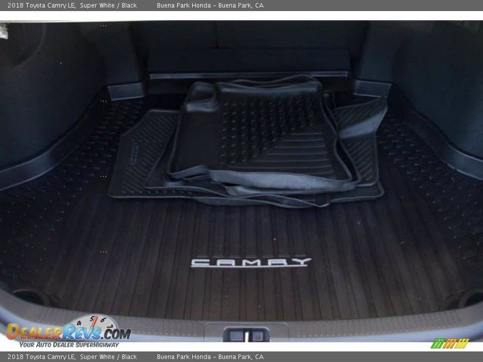 2018 Toyota Camry LE Super White / Black Photo #21