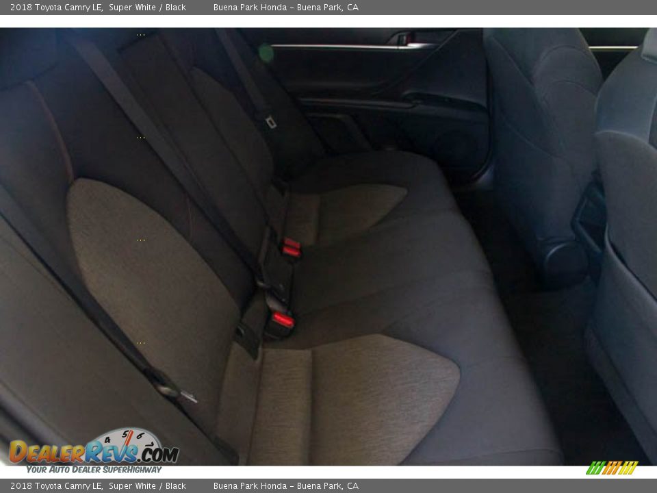 2018 Toyota Camry LE Super White / Black Photo #22