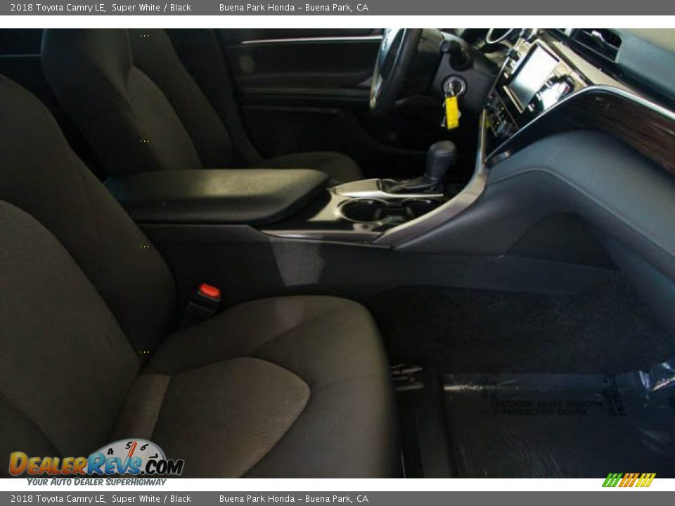 2018 Toyota Camry LE Super White / Black Photo #24