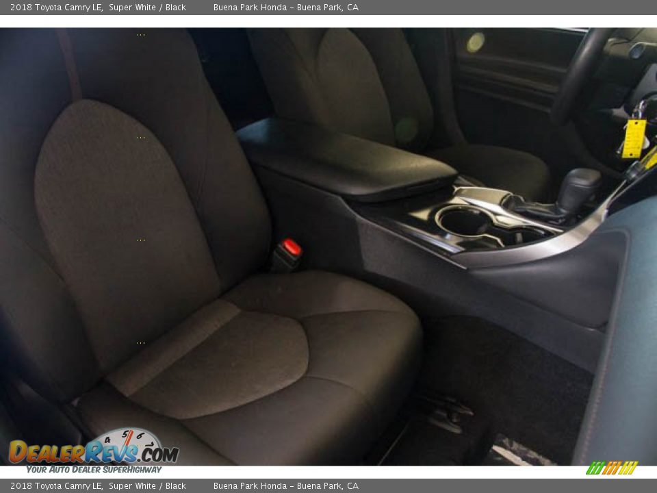 2018 Toyota Camry LE Super White / Black Photo #25