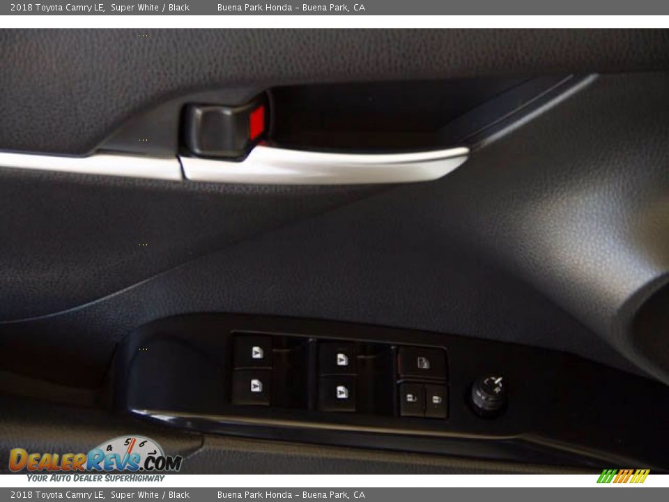 2018 Toyota Camry LE Super White / Black Photo #30
