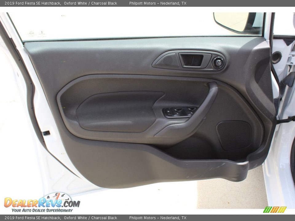 2019 Ford Fiesta SE Hatchback Oxford White / Charcoal Black Photo #9
