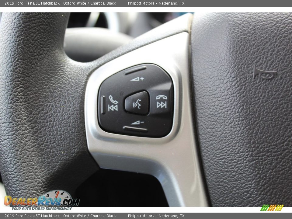 2019 Ford Fiesta SE Hatchback Oxford White / Charcoal Black Photo #11