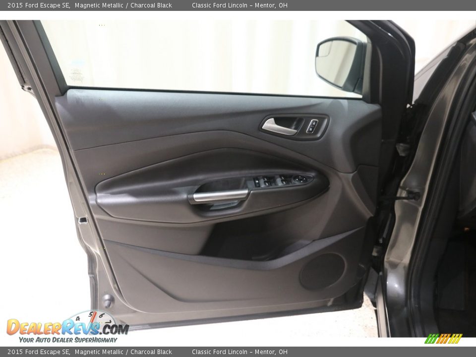 2015 Ford Escape SE Magnetic Metallic / Charcoal Black Photo #5