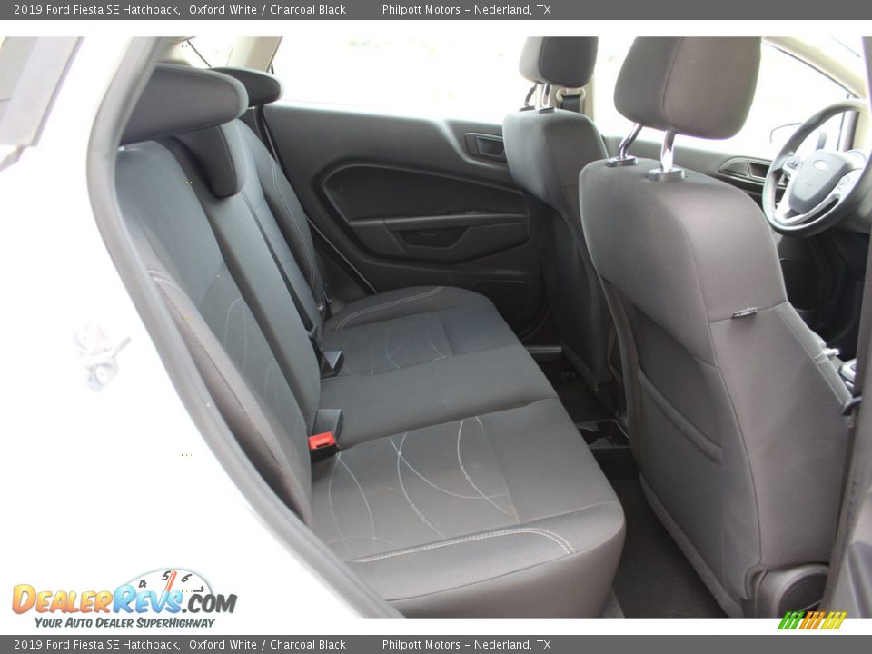 2019 Ford Fiesta SE Hatchback Oxford White / Charcoal Black Photo #25