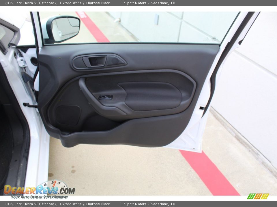 2019 Ford Fiesta SE Hatchback Oxford White / Charcoal Black Photo #26