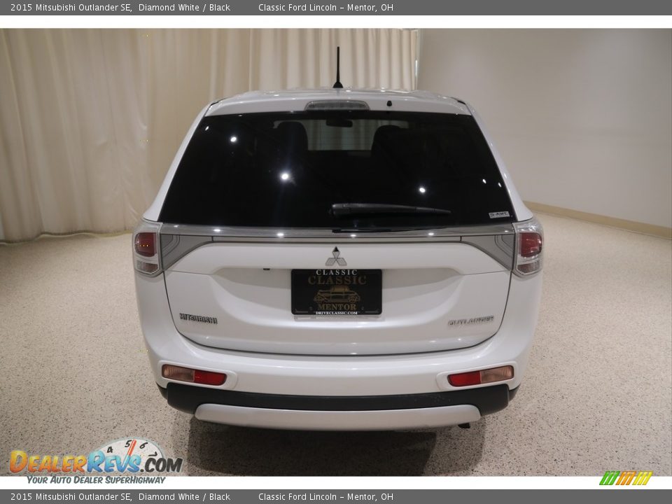 2015 Mitsubishi Outlander SE Diamond White / Black Photo #4