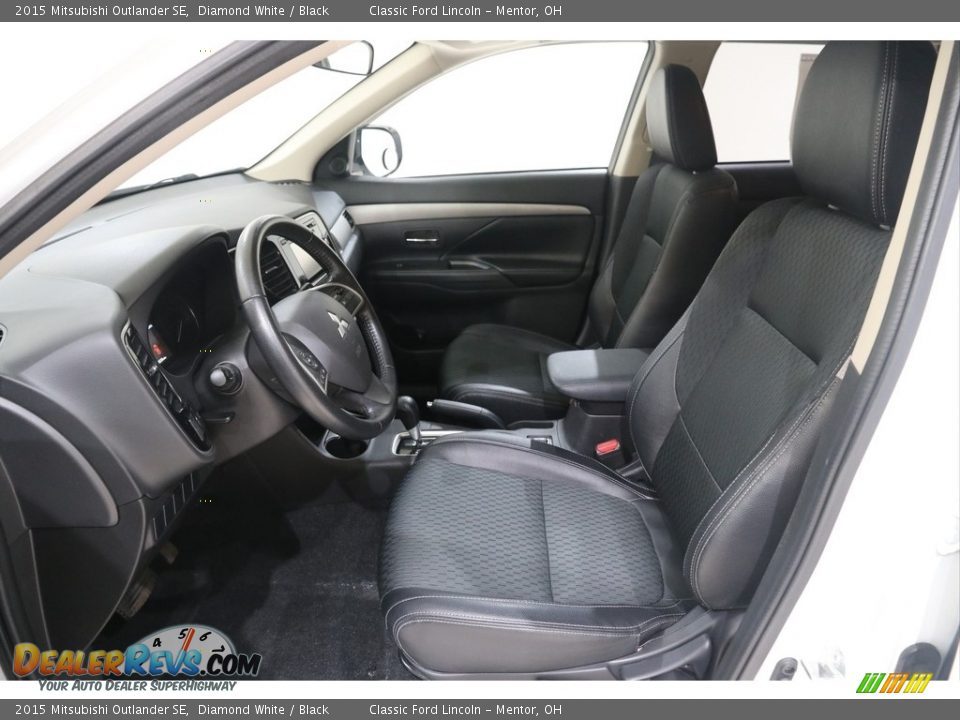 Front Seat of 2015 Mitsubishi Outlander SE Photo #6