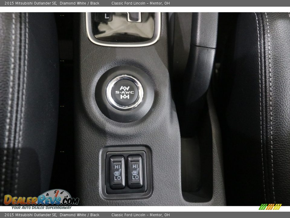Controls of 2015 Mitsubishi Outlander SE Photo #13