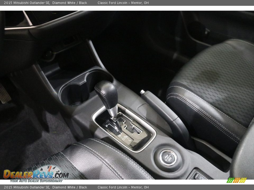 2015 Mitsubishi Outlander SE Shifter Photo #14