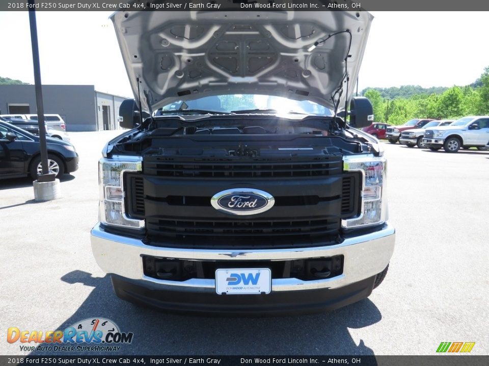 2018 Ford F250 Super Duty XL Crew Cab 4x4 Ingot Silver / Earth Gray Photo #5