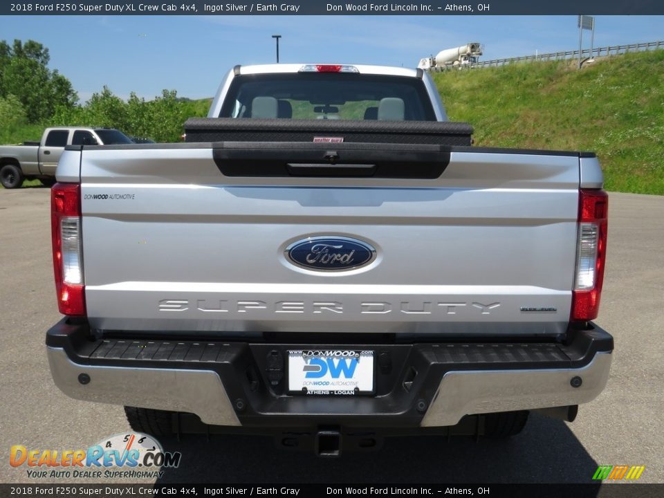 2018 Ford F250 Super Duty XL Crew Cab 4x4 Ingot Silver / Earth Gray Photo #11