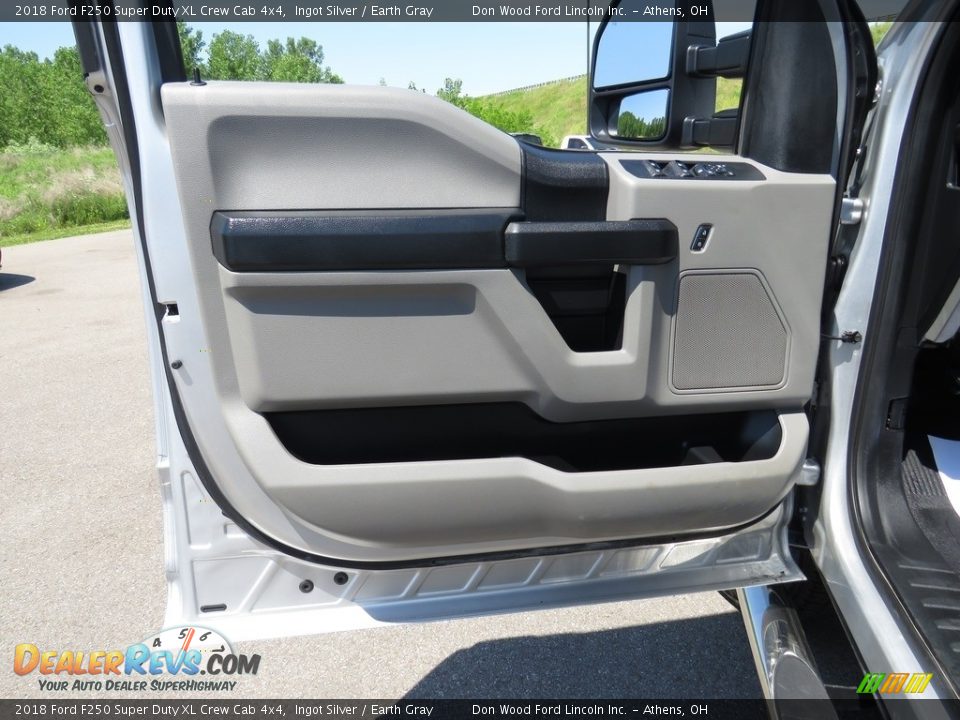 2018 Ford F250 Super Duty XL Crew Cab 4x4 Ingot Silver / Earth Gray Photo #14