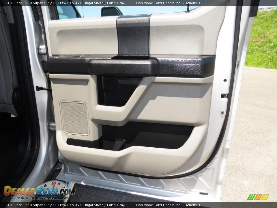 2018 Ford F250 Super Duty XL Crew Cab 4x4 Ingot Silver / Earth Gray Photo #20