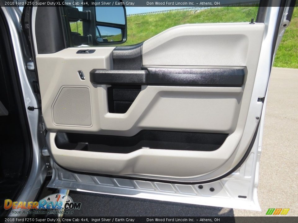 2018 Ford F250 Super Duty XL Crew Cab 4x4 Ingot Silver / Earth Gray Photo #22