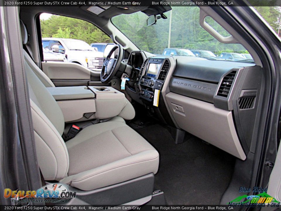 2020 Ford F250 Super Duty STX Crew Cab 4x4 Magnetic / Medium Earth Gray Photo #11