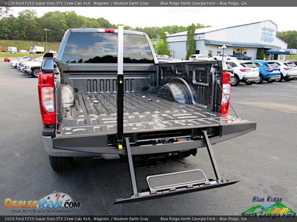 2020 Ford F250 Super Duty STX Crew Cab 4x4 Magnetic / Medium Earth Gray Photo #14