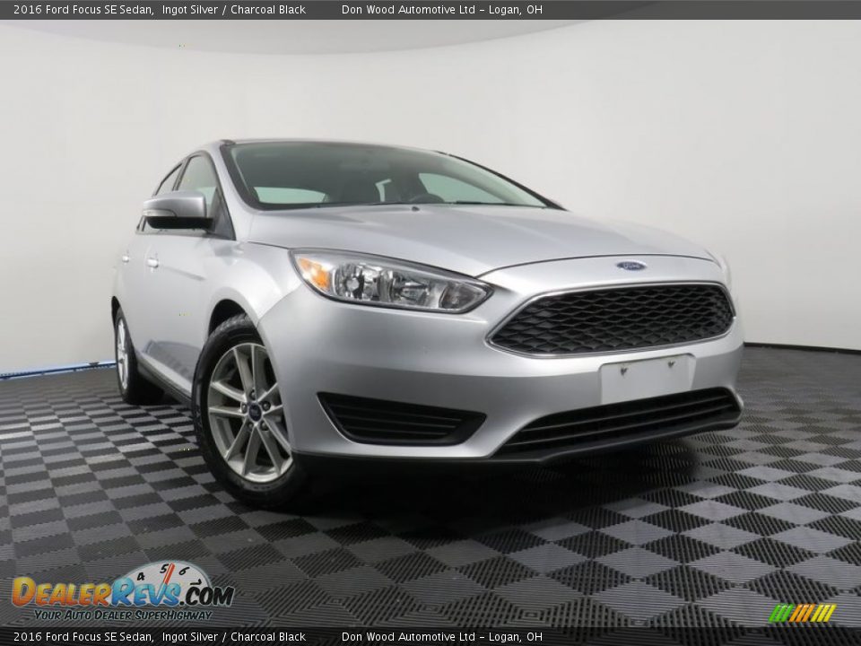 2016 Ford Focus SE Sedan Ingot Silver / Charcoal Black Photo #1