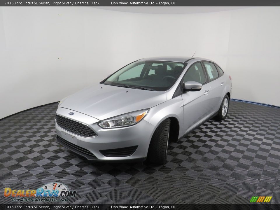 2016 Ford Focus SE Sedan Ingot Silver / Charcoal Black Photo #8