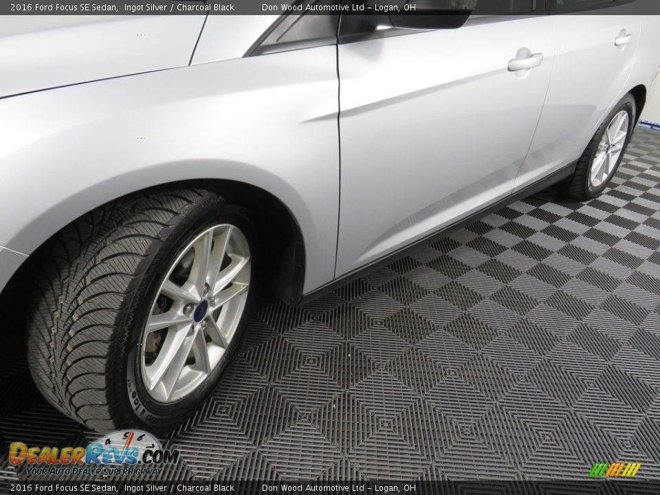 2016 Ford Focus SE Sedan Ingot Silver / Charcoal Black Photo #9