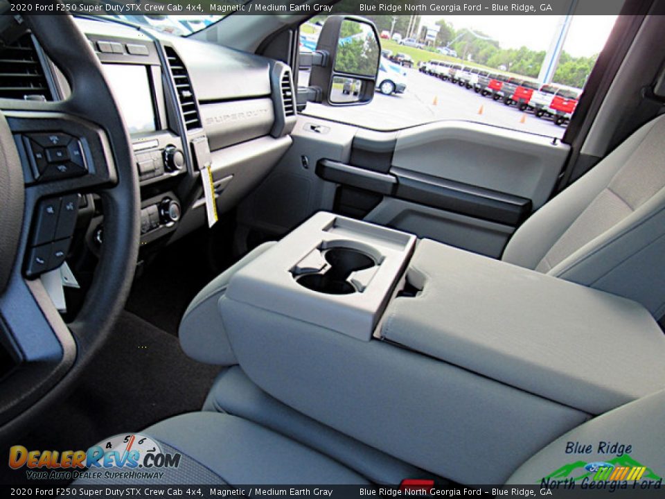 2020 Ford F250 Super Duty STX Crew Cab 4x4 Magnetic / Medium Earth Gray Photo #27