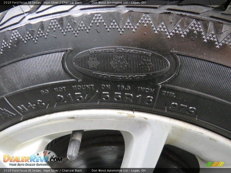 2016 Ford Focus SE Sedan Ingot Silver / Charcoal Black Photo #17
