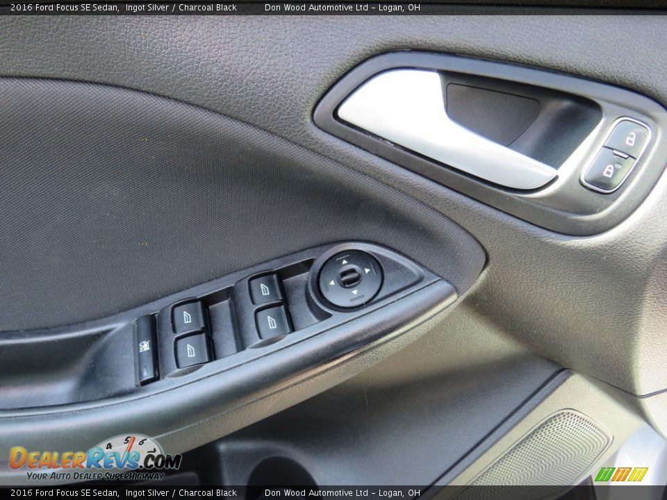 2016 Ford Focus SE Sedan Ingot Silver / Charcoal Black Photo #18